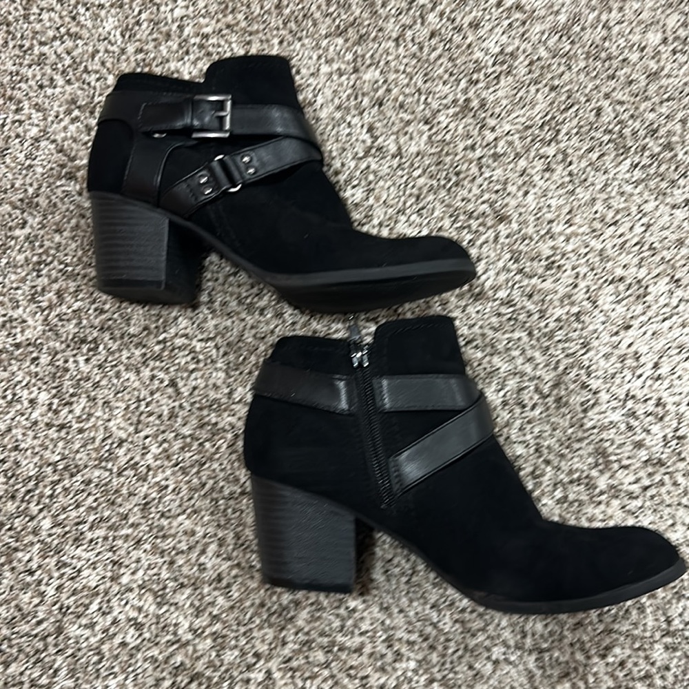 Indigo Rd. Sablena Bootie - Picture 3 of 11